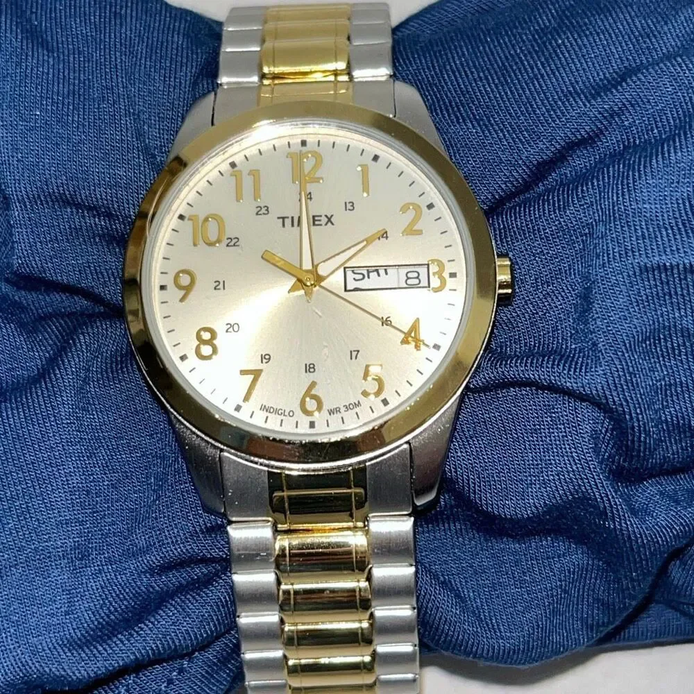 Timex Men's Silver Gold South Street Sport Two-Tone‎ Stainless Steel Wristwatch